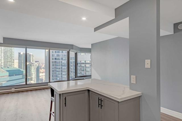 3307 - 65 Harbour Sq, Condo with 1 bedrooms, 1 bathrooms and 1 parking in Toronto ON | Image 17