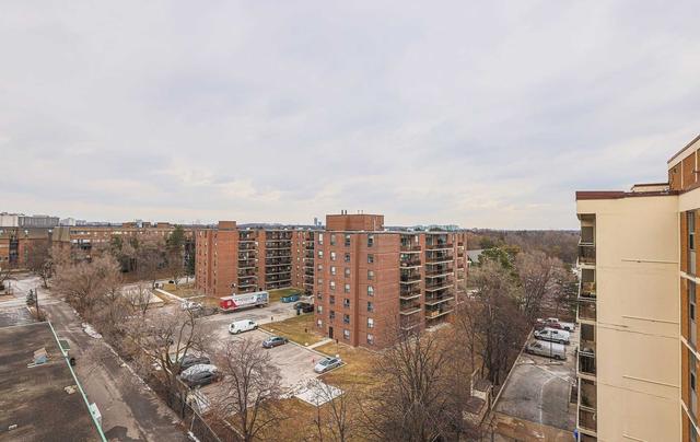 709 - 180 Dudley Ave, Condo with 2 bedrooms, 1 bathrooms and 1 parking in Markham ON | Image 3