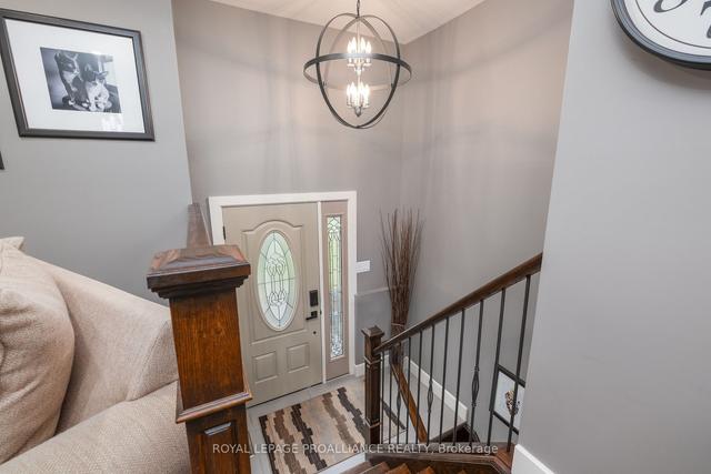 659 Aylmer Cres, House detached with 4 bedrooms, 3 bathrooms and 4 parking in Kingston ON | Image 4