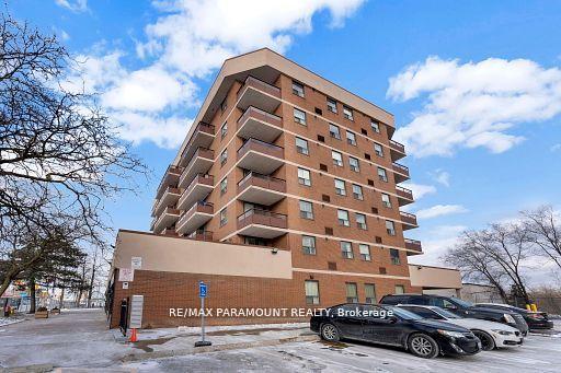 303 - 1881 Jane St, Condo with 3 bedrooms, 2 bathrooms and 1 parking in Toronto ON | Image 1