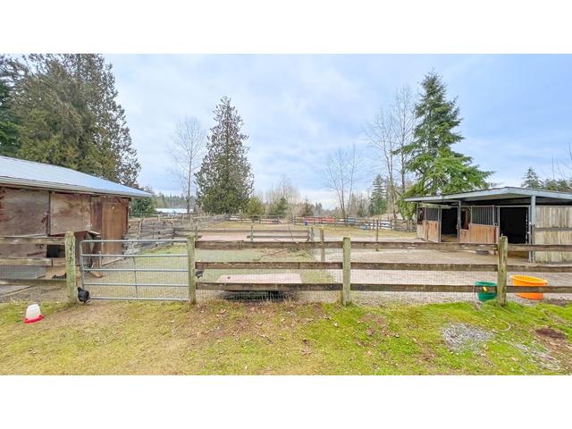 536 256 Street, House detached with 3 bedrooms, 2 bathrooms and 10 parking in Langley BC | Image 20