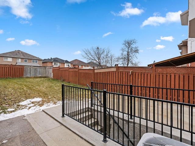 31 Native Landing, House semidetached with 3 bedrooms, 4 bathrooms and 2 parking in Brampton ON | Image 28
