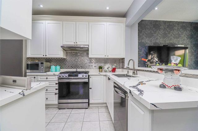 219 Checkerberry Cres, House semidetached with 4 bedrooms, 4 bathrooms and 4 parking in Brampton ON | Image 6