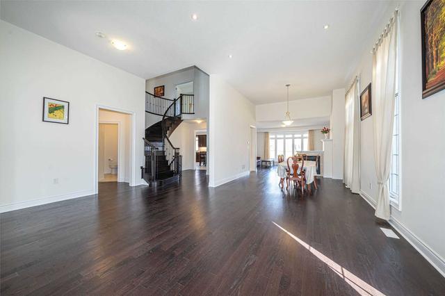 15 Astrantia Way, House detached with 4 bedrooms, 5 bathrooms and 6 parking in Brampton ON | Image 12