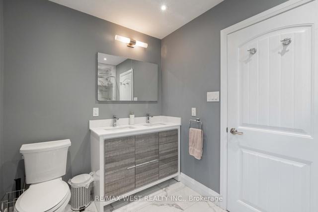 111 Poynter Dr, House detached with 4 bedrooms, 2 bathrooms and 6 parking in Toronto ON | Image 14