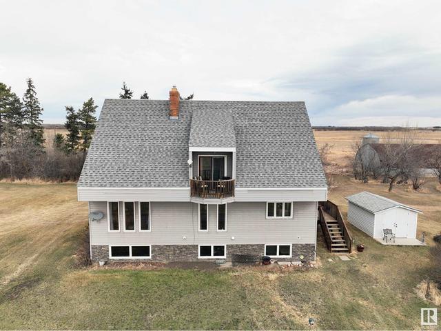 48451 Rr223, House detached with 3 bedrooms, 2 bathrooms and null parking in Camrose County AB | Image 2