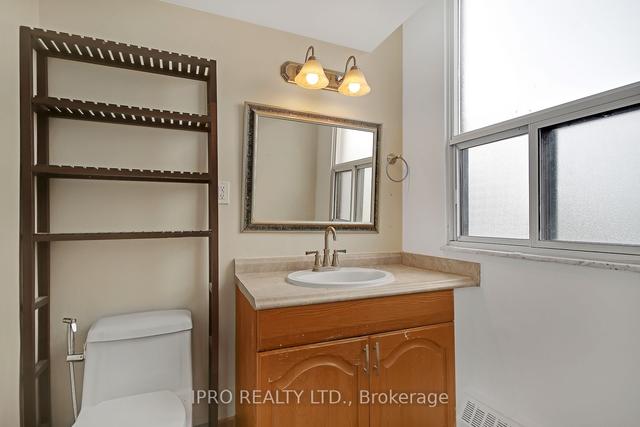 1004 - 551 The West Mall, Condo with 3 bedrooms, 2 bathrooms and 1 parking in Toronto ON | Image 17
