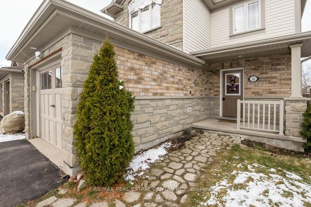 32 Wilkie Cres, House attached with 3 bedrooms, 4 bathrooms and 2 parking in Guelph ON | Image 12