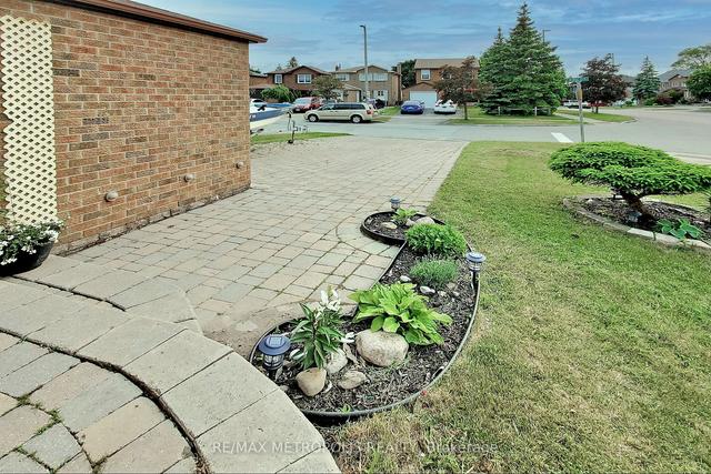 501 Alder Crt, House detached with 3 bedrooms, 3 bathrooms and 5 parking in Pickering ON | Image 32
