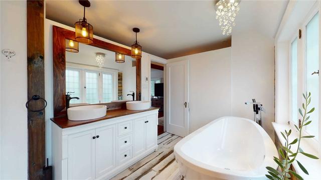 305 Clemow Ave, House detached with 5 bedrooms, 5 bathrooms and 3 parking in Ottawa ON | Image 6