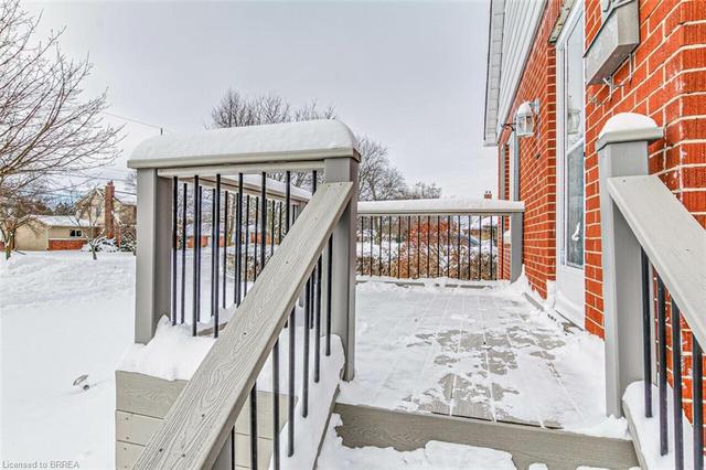 58 Devon Street, House detached with 3 bedrooms, 1 bathrooms and 2 parking in Brantford ON | Image 4