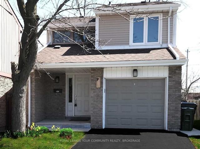 9 Wallis Cres, House detached with 3 bedrooms, 3 bathrooms and 3 parking in Toronto ON | Image 1