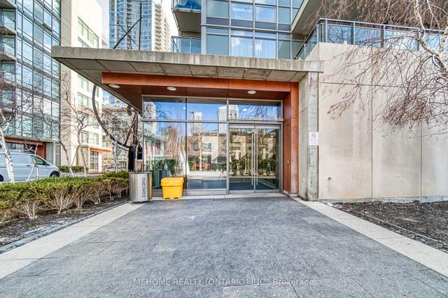 2302 - 11 Brunel Crt, Condo with 1 bedrooms, 1 bathrooms and 1 parking in Toronto ON | Image 12