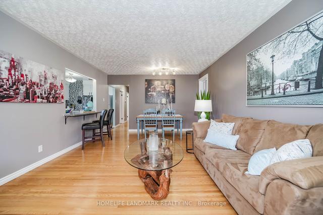 96 Cresthaven Dr, House detached with 3 bedrooms, 2 bathrooms and 3 parking in Toronto ON | Image 37