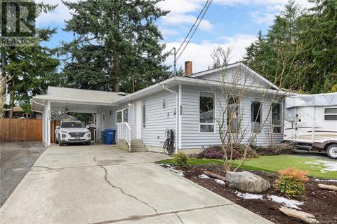 2739 Camcrest Dr, House detached with 3 bedrooms, 1 bathrooms and 6 parking in Nanaimo BC | Card Image