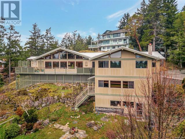 863 Walfred Rd, House detached with 2 bedrooms, 4 bathrooms and 4 parking in Langford BC | Image 40