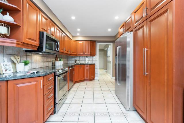 12 Oakmount Cres, House detached with 4 bedrooms, 3 bathrooms and 4 parking in Vaughan ON | Image 36