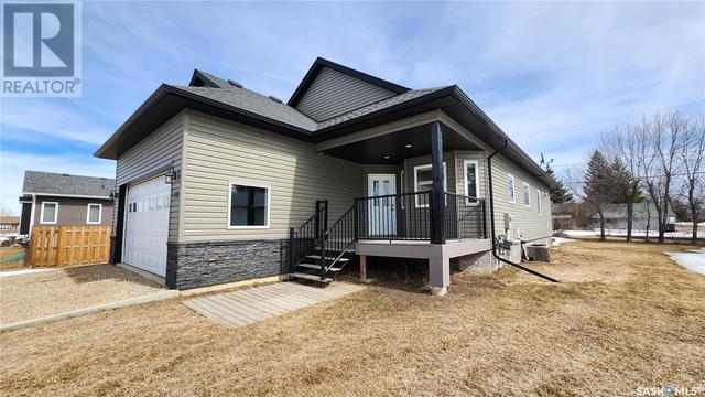 115 Anne Street, House detached with 4 bedrooms, 3 bathrooms and null parking in Wawota SK | Image 3