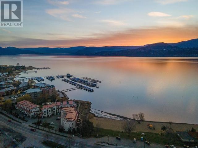 3 - 3756 Lakeshore Road, House attached with 4 bedrooms, 3 bathrooms and 4 parking in Kelowna BC | Image 3