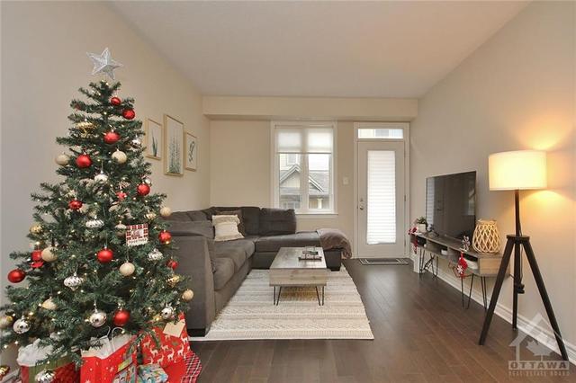 d - 1013 Beryl Private, House attached with 2 bedrooms, 2 bathrooms and 2 parking in Ottawa ON | Image 5