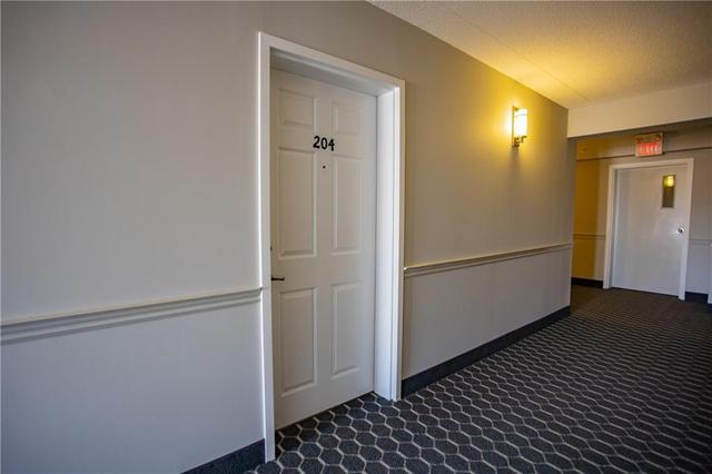 204 - 1830 Walker's Line, Condo with 1 bedrooms, 1 bathrooms and null parking in Burlington ON | Image 3