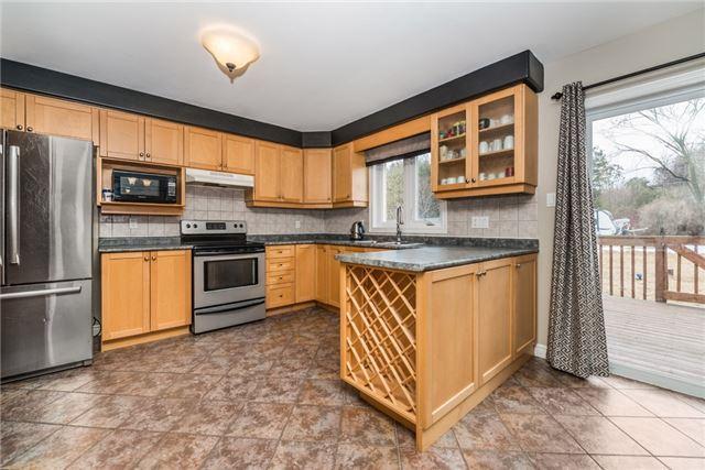 909 Lockhart Rd, House detached with 3 bedrooms, 3 bathrooms and 6 parking in Innisfil ON | Image 3