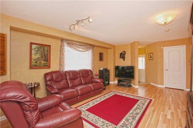 148 Tiller Tr, House semidetached with 3 bedrooms, 2 bathrooms and 2 parking in Brampton ON | Image 4