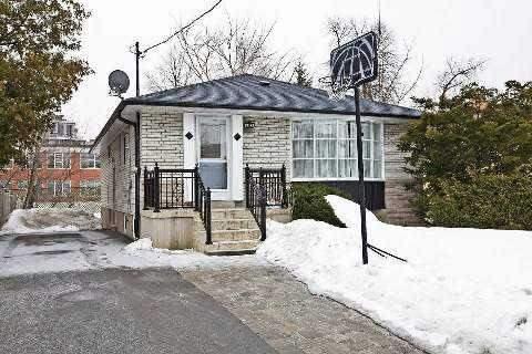 365 Hollywood Ave, House detached with 3 bedrooms, 2 bathrooms and 3 parking in Toronto ON | Image 1