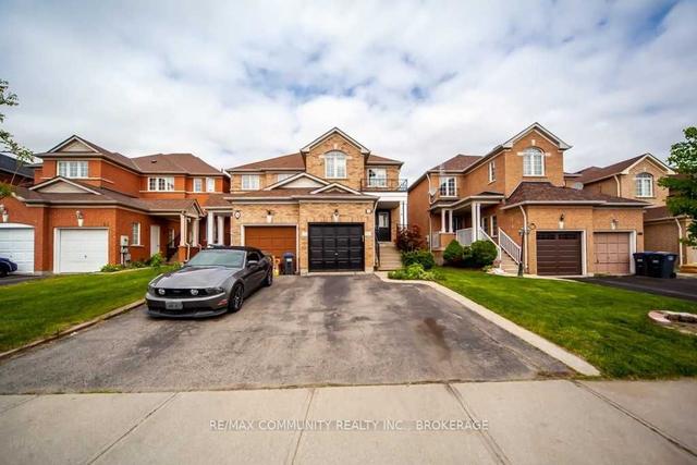 28 Summerdale Cres, House semidetached with 3 bedrooms, 4 bathrooms and 4 parking in Brampton ON | Image 1