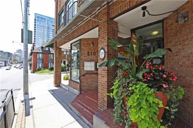 th03 - 210a Avenue Rd, House attached with 2 bedrooms, 1 bathrooms and 1 parking in Toronto ON | Image 17