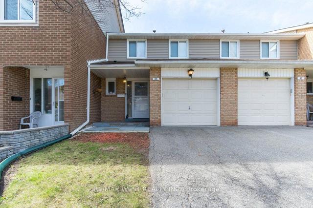 64 - 64 Carisbrooke Crt E, Townhouse with 3 bedrooms, 3 bathrooms and 2 parking in Brampton ON | Image 1
