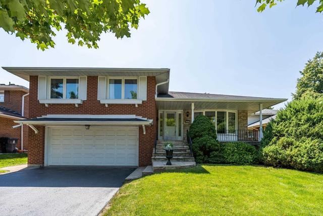 32 Kenmanor Blvd, House detached with 4 bedrooms, 3 bathrooms and 4 parking in Toronto ON | Image 1
