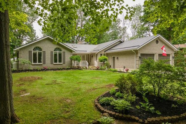 12 Birdie Dr, House detached with 3 bedrooms, 2 bathrooms and 12 parking in Kawartha Lakes ON | Image 1