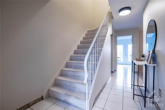 419 Kintyre Private, Townhouse with 3 bedrooms, 2 bathrooms and 1 parking in Ottawa ON | Image 11