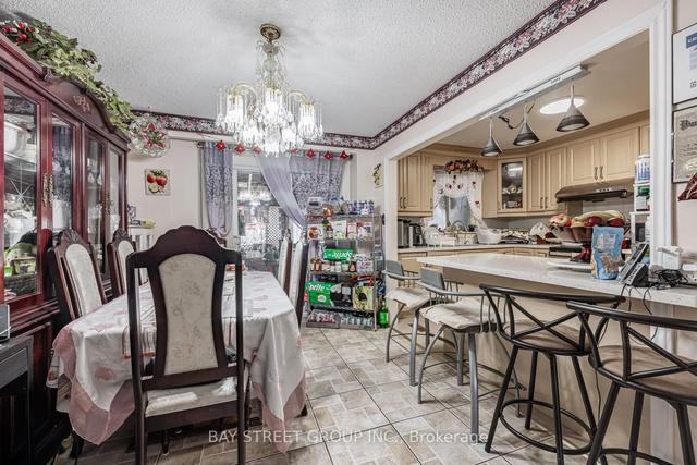 38 Pilkey Cres, House attached with 3 bedrooms, 2 bathrooms and 3 parking in Toronto ON | Image 25