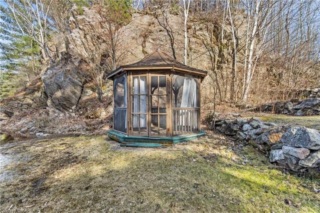 1037 Old Mine Lane, House detached with 3 bedrooms, 1 bathrooms and 15 parking in South Frontenac ON | Image 24