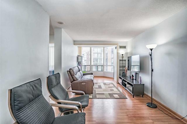 1901 - 155 Hillcrest Ave, Condo with 1 bedrooms, 1 bathrooms and 1 parking in Mississauga ON | Image 2