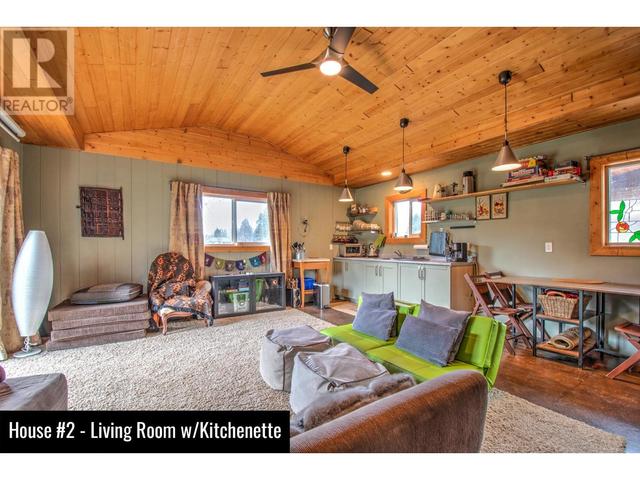 451 Whitevale Road, House detached with 2 bedrooms, 2 bathrooms and 10 parking in North Okanagan D BC | Image 16