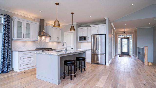 77 Collins Way, House detached with 2 bedrooms, 3 bathrooms and 6 parking in Strathroy Caradoc ON | Image 3