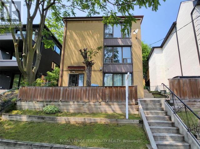 1252 Davenport Rd, Home with 0 bedrooms, 0 bathrooms and null parking in Toronto ON | Image 2