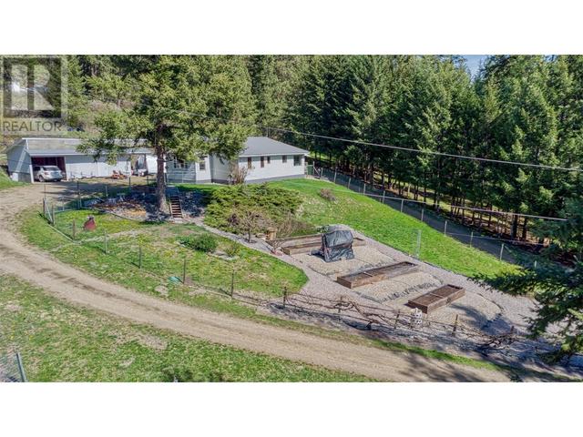 4372 Macdonald Road, House detached with 3 bedrooms, 2 bathrooms and null parking in Spallumcheen BC | Image 3