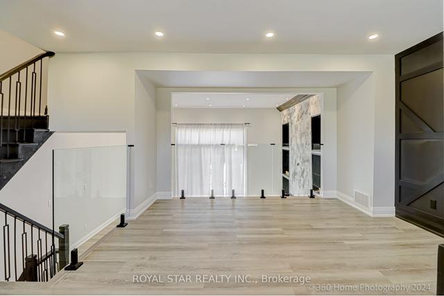 8 Zealand Rd, House detached with 3 bedrooms, 3 bathrooms and 3 parking in Toronto ON | Image 2