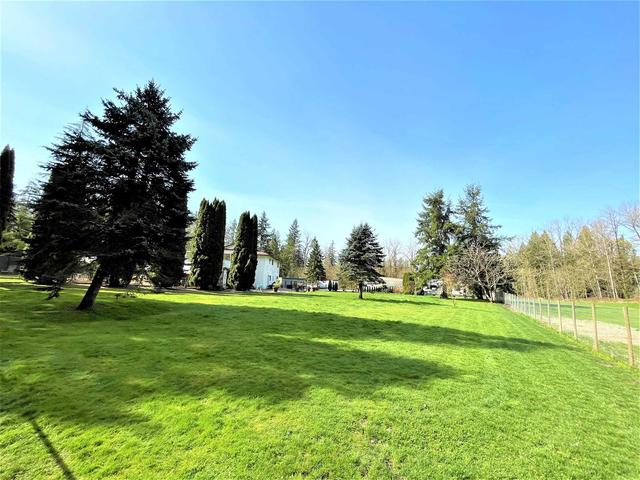 24701 108 Avenue, House detached with 3 bedrooms, 3 bathrooms and null parking in Maple Ridge BC | Image 10
