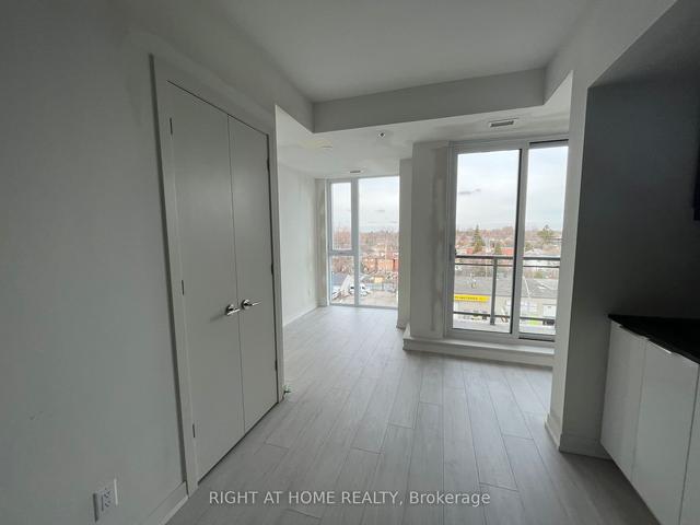 603 - 90 Glen Everest Rd, Condo with 1 bedrooms, 1 bathrooms and 1 parking in Toronto ON | Image 2