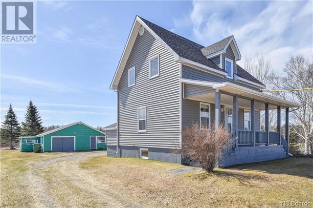 607 Des Acadiens Boulevard, House detached with 2 bedrooms, 1 bathrooms and null parking in Bertrand NB | Image 4
