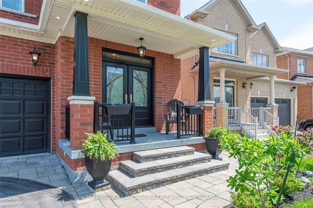 455 Hinchey Cres Cres, House detached with 4 bedrooms, 3 bathrooms and 6 parking in Milton ON | Image 12