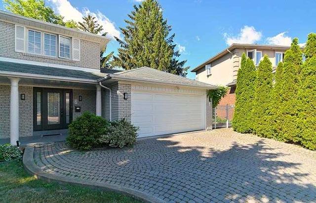 2 Redthorn Crt, House detached with 4 bedrooms, 4 bathrooms and 4 parking in Toronto ON | Image 23