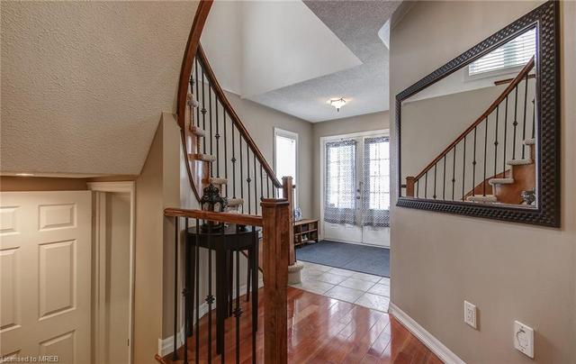 6 Lily Lane, House detached with 4 bedrooms, 2 bathrooms and 8 parking in Halton Hills ON | Image 6