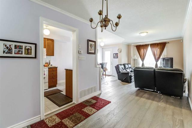 140 Bonspiel Dr E, House attached with 3 bedrooms, 4 bathrooms and 1 parking in Toronto ON | Image 3