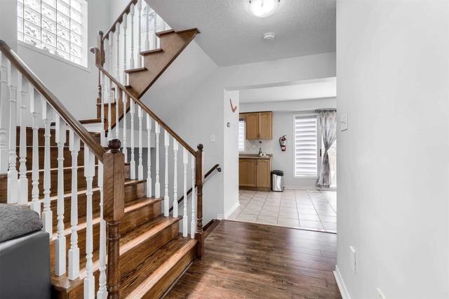104 Starhill Cres, House semidetached with 3 bedrooms, 3 bathrooms and 4 parking in Brampton ON | Image 14